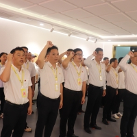 以案为鉴知敬畏 正心固本守清廉——钟山县生态移民发展中心联合县发改局开展廉政警示教育